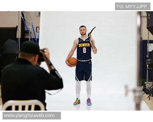 山东男篮正式签约前掘金球员德沃恩艾库恩珀塞尔加盟助力新赛季