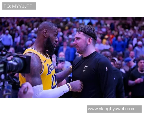 浓眉强势表现35分17板成独行侠自东契奇后首位35加15球员