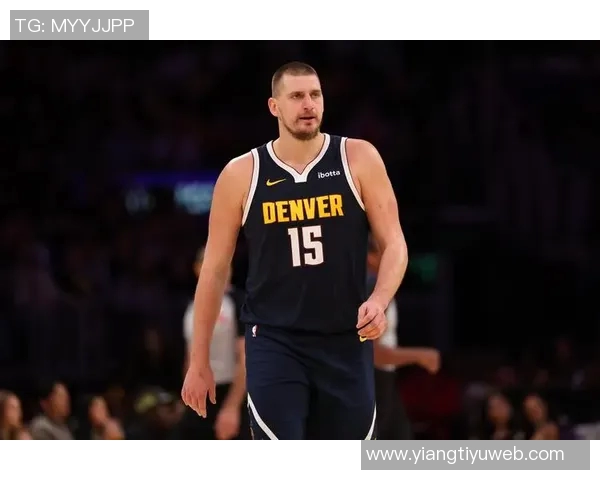 约基奇半场表现抢眼但失误频繁14分4板4助5次失误影响球队节奏