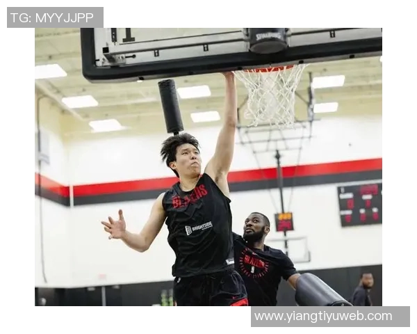 杨瀚森17分钟内积极出手11次展现随时助力球队的拼搏精神